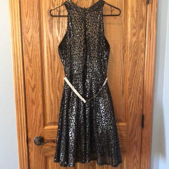 Dress - Picture 2 of 4